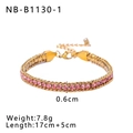 Detalle de pulsera bañada en oro de 18k con cristales rosas y cadena de extensión ajustable - Estilo Circonita Rosa (NB-B1130-1)