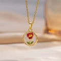 Collana a fiore dorato con ciondolo a rosa in smalto rosso e piccola perla da donna - Bianco