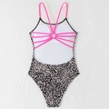 Detail van luipaardprint badpak met roze rugbandjes en een centrale metalen ring - S / Luipaardprint Roze Touw