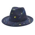 Détail des éclaboussures de peinture colorée sur le bord du chapeau fedora bleu marine - M (56-58cm) / Bleu marine