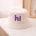 Dettaglio cappello pescatore bimbi con simpatico logo hi viola su base bianca - 52cm 2-5 Anni / Bianco Sporco