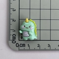 Detailed size view of a 2cm mini green resin dinosaur accessory for DIY crafts - Style 2 / Biu Green Dinosaur