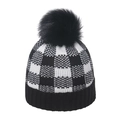 Berretto invernale a scacchi per bambini con pompon in ecopelliccia e bordo risvoltato - M (52-54cm) / Quadri bianco e nero