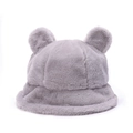 Detalle de la textura de felpa gruesa y orejas de oso en el gorro de pescador gris - M (56-58cm) / Gris