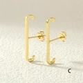Ear cuff minimalista dorato con diamanti a fila singola e design a linee curve - Stile Lucido Liscio / Stile Lucido Oro (ER0380-C)