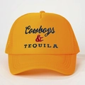 Dettaglio cappello trucker giallo con ricamo Cowboys and Tequila e retro in rete traspirante - Taglia unica / Arancione