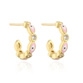 Makroaufnahme von 18K vergoldeten C-Ohrringen mit rosa Emaille-Auge und Zirkon-Steinen - Rosa Auge Gold / Rosa (42726)