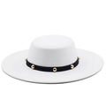 Chapeau rétro en feutre de laine ivoire avec ruban noir et rivets dorés - M (56-58cm) / Blanc