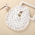 Détail du bavoir bébé en coton avec motif étoiles et fermeture à bouton pression - Pentagramme