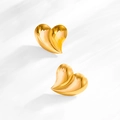 Détails de boucles d'oreilles cœur dorées 18K surdimensionnées avec finition lisse - Boucles d'oreilles dorées