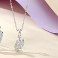 Exquisite 925 Silber Engelsflügel Halskette mit funkelnden Zirkonia und dünner Kette - Engel Ritter Halskette Damen-Zirkon Flügel