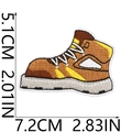 Dettaglio toppa ricamata a forma di scarpone con misure 7,2 cm x 5,1 cm indicate - N.2 Scarponi da Trekking