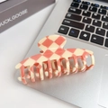 Pink and beige checkerboard claw clip in acetate finish for minimalist hair styling - 9.5CM / Pink & Beige Checkerboard