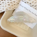 Pince à cheveux blanche irisée en acétate avec texte Barrette La France en plateau - Style à Poignée Trapézoïdale / Blanc Perle