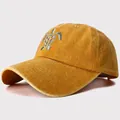 Casquette en coton délavé jaune gingembre avec broderie détaillée de tortue de mer devant - Réglable / Jaune (Tortue)