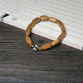 Sandalwood beaded bracelet with Dzi bead accent in a vintage Chinese style for men and women - Green Sandalwood Irregular Single Loop With Dzi Bead
