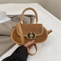 Bolso bandolera de cuero PU marrón con hebilla metálica dorada y asa superior - Marrón