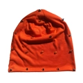 Bonnet en tricot orange fluo avec des clous métalliques argentés décoratifs de style urbain - Taille unique / Orange