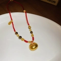 Collana Pixiu in zircone con corda rossa e pendente a lucchetto Fu dorato - Lucchetto Ruyi Carattere Fu (27# Collana-Oro-Rosso)