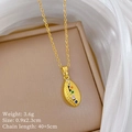 Dettaglio della collana in acciaio al titanio con ciondolo foglia di cristallo e misure - Stile Pietra Arcobaleno Oro (H546)