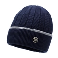 Berretto invernale blu navy in maglia con motivo a V e logo con emblema in metallo NY - Taglia unica / Blu navy