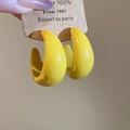 Detalle de pendientes de resina amarillo brillante en forma de C con acabado de alto brillo - 3# Pin de Plata - Amarillo - Brillante Forma C