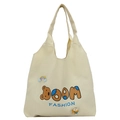 Minimalistische beige Segeltuch-Einkaufstasche mit BOOM-Buchstaben und Bären-Aufnäher - Ohne Anhänger / Weiß