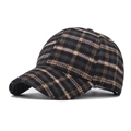 Gros plan d'une casquette de baseball épaisse à carreaux avec texture laineuse et tissage - Réglable / Pied-de-poule Noir