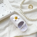 Détail d'une fleur blanche sur support téléphone style sabot avec une esthétique douce - Support Transparent-Chaussure Sabot Fleur / Blanc