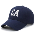 Casquette de baseball bleu marine avec broderie blanche CA et visière courbée chic - Réglable / Bleu marine