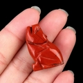 Statuina di lupo in diaspro rosso intagliato a mano con venature naturali - Diaspro Rosso