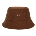 Vue détaillée d'un chapeau bob en velours côtelé marron foncé avec broderie sourire - Café