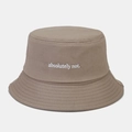 Dettaglio del cappello a secchiello in cotone kaki con ricamo bianco e tesa impunturata - M(56-58cm) / Cachi