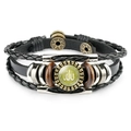 Détail du bracelet en cuir multicouche avec perles en bois et pendentif Allah arabe - Camion Bleu