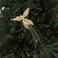 Oiseau décoratif de Noël en mousse dorée pailletée avec longue queue et sequins - Oiseau Doré Style B