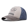 Dettaglio del cappello da baseball in cotone lavato con bordo consumato retrò - Teschio Caffè