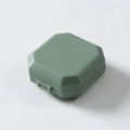 Portapillole portatile verde scuro a 6 scomparti a forma ottagonale con chiusura a scatto - Verde senape
