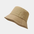 Gros plan d'un bob kaki avec coutures de bord renforcées et tissu à séchage rapide - M (56-58cm) / Kaki