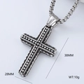Vue détaillée du pendentif croix celtique montrant les dimensions 38mm x 28mm et le poids - Croix à Bord de Perles (Pendentif Unique Style 14)