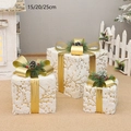 Set de 3 cajas de regalo de Navidad de felpa blanca con lazos dorados y detalles - YH20026 (Patrón de Rama Dorada - Sin Luz) / Set de 3 piezas
