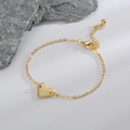 Bracelet cœur doré avec gravure de la lettre F et chaîne réglable pour femmes élégantes - Lettre F