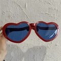 Große herzförmige Sonnenbrille für Party lustige blaue Gläser roter Rahmen Neuheit Requisite. - Riesiges Herz / Rot