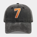 Vintage gewaschene anthrazitfarbene Baseballkappe mit orangefarbener Stickerei Nummer sieben - Nummer 7 / Washed Black