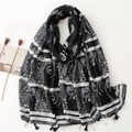 Écharpe vintage en coton et lin noir à imprimé cachemire avec glands sur fond blanc épuré - Paisley Noir (SL2305-009)