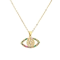 Gouden ketting met gekleurde zirkoon oog en parels op witte achtergrond - Kleurrijke Zirkonia Radiale Stijl