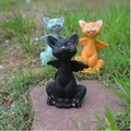 Trois statuettes de chats anges en résine noire orange et bleu clair pour déco moderne - Chat Assis Jaune avec Ailes