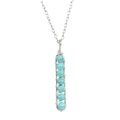 Détail d'un pendentif en U fait main avec sept perles turquoise et fil d'argent enveloppé - Ton Argent + Perles Turquoise