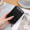 Mini porta carte chic in pelle nera con motivo a coccodrillo e cerniera dorata premium - Nero