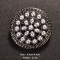 Vintage dark grey pearl flower brooch with hollow texture and elegant floral design - Vintage Round Pearl (XD7565-1)