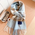 Écharpe classique à carreaux bleus et beige 100% laine avec franges sur table en bois - Standard Anglais-25# Bleu Café